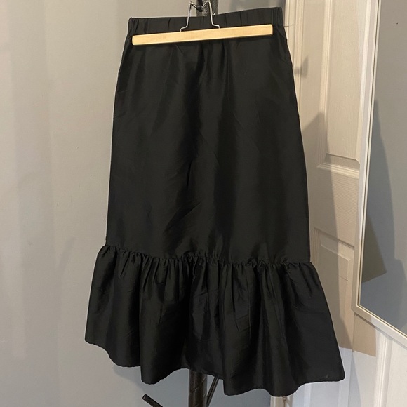 3/20$ NWOT Zara black midi skirt - Picture 2 of 2